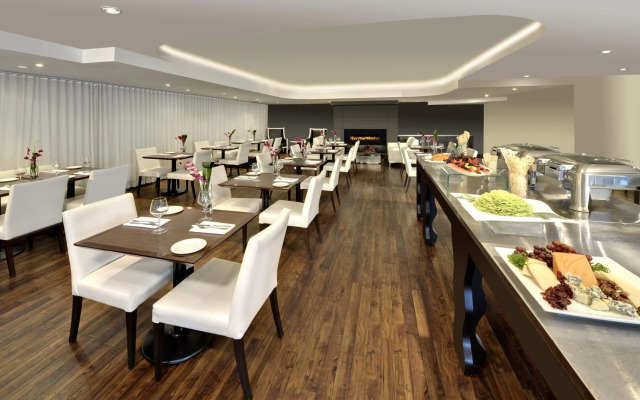 Radisson Blu Toronto Downtown