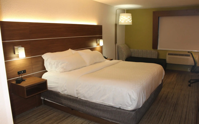 Holiday Inn Express Hotel & Suites Raton by IHG