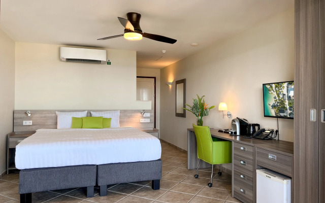 LionsDive Beach Resort