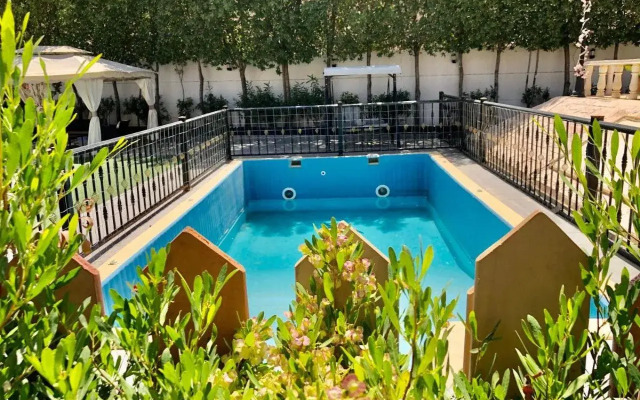 Rohara Resort