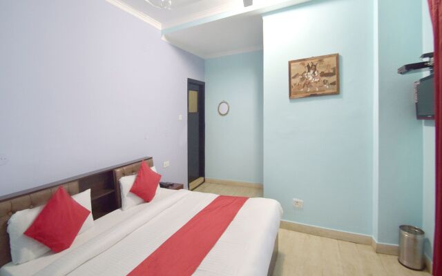 OYO 12079 Hotel Manu Vinod