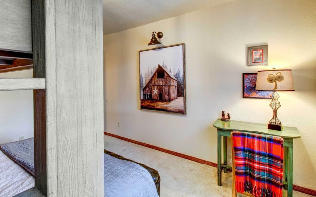 Near Golfing & Hiking: Pinetop Vacation Rental!