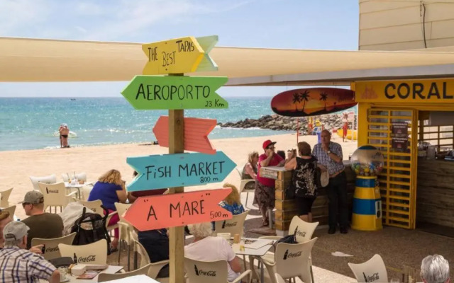 Modern ocean view apt 2 min walk to beach