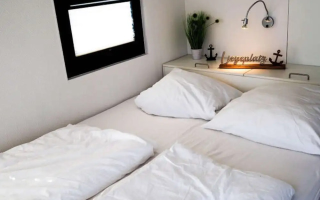 Houseboat in Boltenhagen