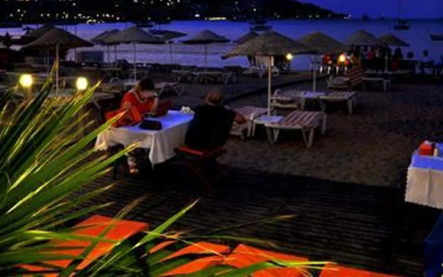 Liona Butikhan Beach