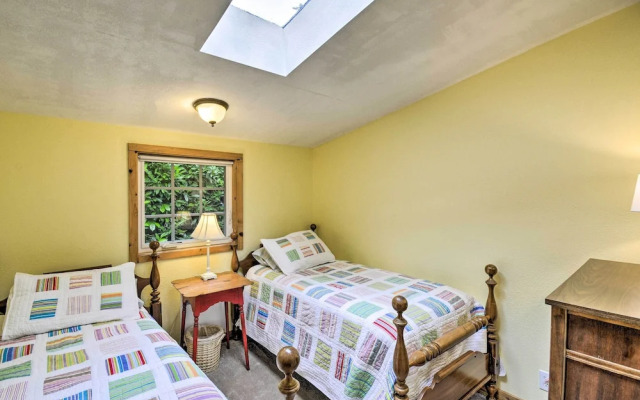 Historic Belfair Cabin Abode on the Hood Canal!