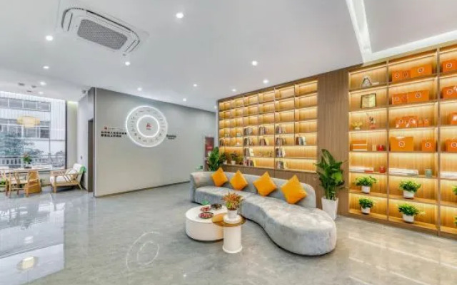 Feronia Hotel