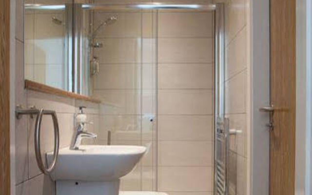 Fountain Court Apartments - Braid