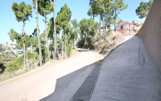 OYO 12734 Home Valley View Studio Kasauli