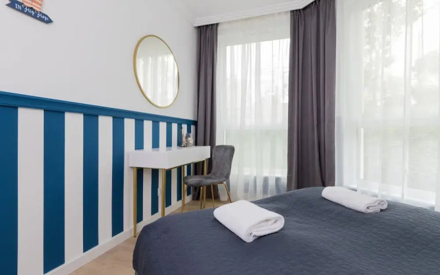 Apartment Redlowo & 2 Bedroom by Renters