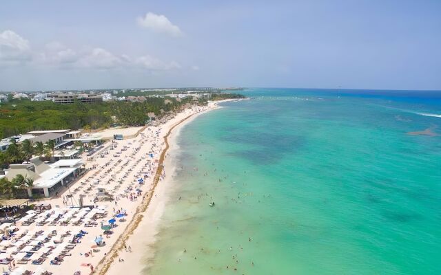 Oceanblue by Andiani Travel