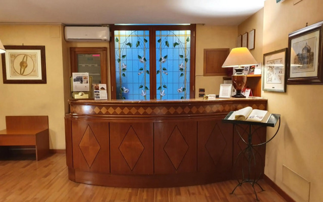 Massimo Plaza Hotel