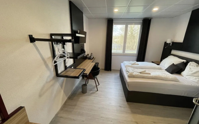 Yebs Hotel