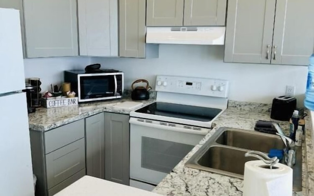 Paradise Suites Bear Den