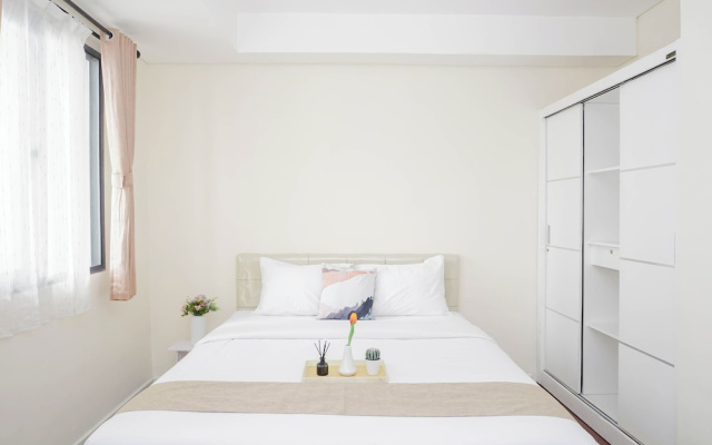 Restful In Simple Style Studio At Apartment Daan Mogot City