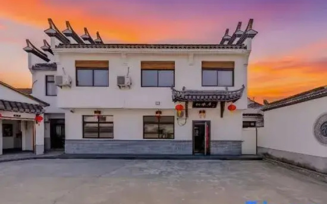 Jing Taoyuanju Homestay (Taohua Tan Scenic Area)