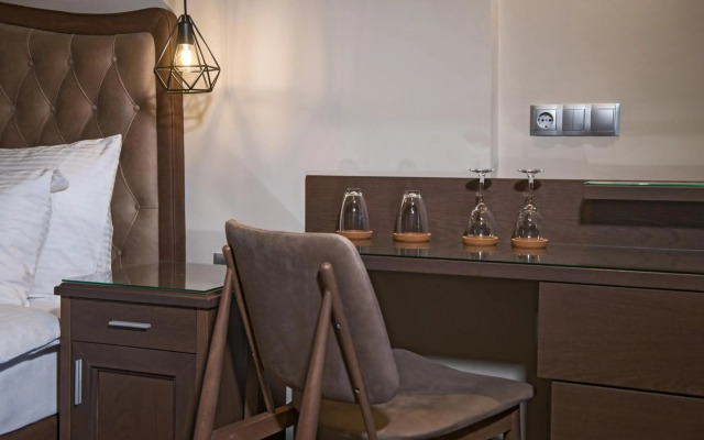 Hotel Pyrgos Boutique & Suites
