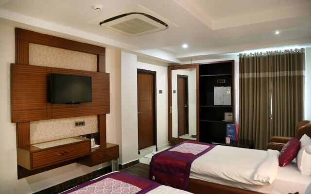 OYO 1566 Hotel Kranthi's Innotel