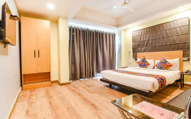 OYO Townhouse 152 Sarat Colony