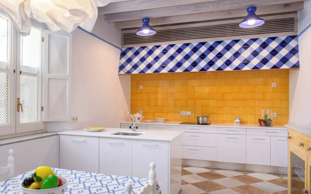 Traditional House With Private Terrace. Campamento