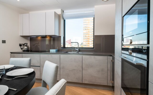 Luxurious Victoria Home by the Apollo Theatre