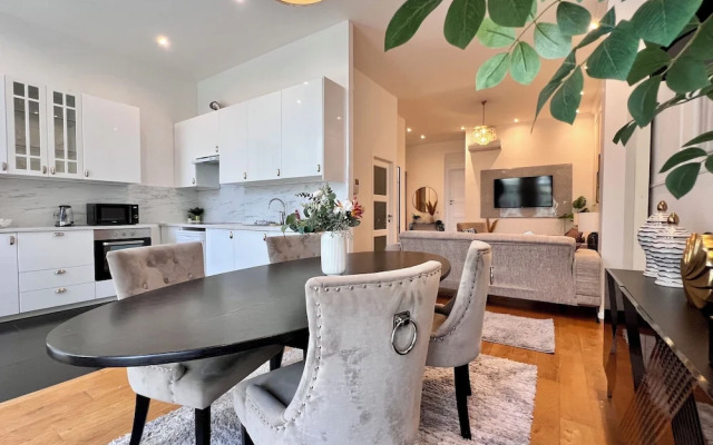 Cozy for 9 Guests Brussels Midi Station