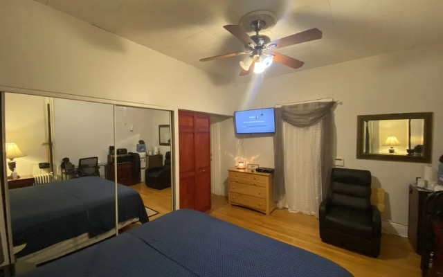 Room-7 Private Room With Jacuzzi, Massag