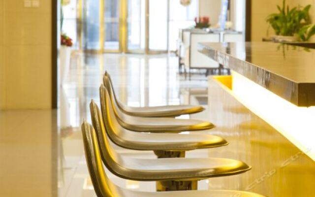 Shanghai Nanquan Hotel (First Department Store Tangqiao Metro Station Branch)