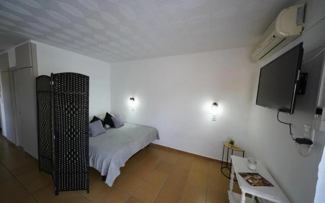 ACP27 STUDIO SITUÉ À SANTA MARGARITA SECTEUR Roses