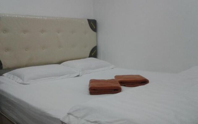 Oyo 988 Malawati Ria Hotel