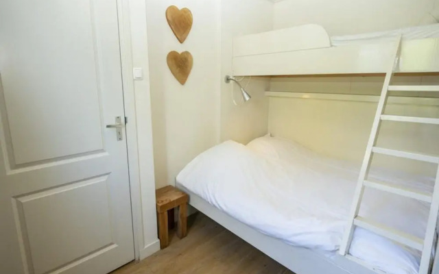 Detached 6 Pers Holiday Home