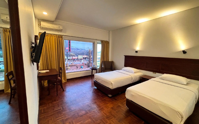 Parama Hotel Puncak – Guest Rooms – Cisarua