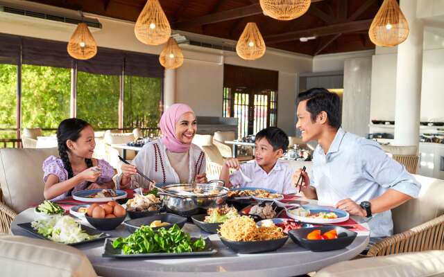 DoubleTree by Hilton Damai Laut Resort