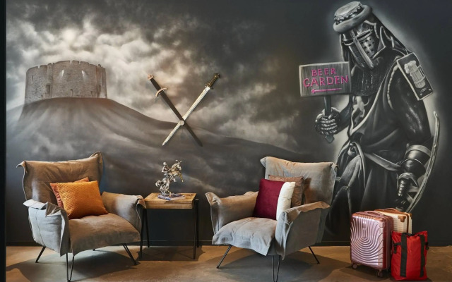 Moxy York