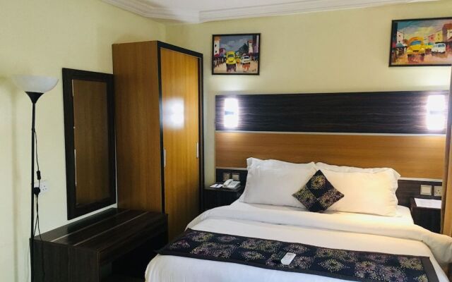 Stoneside Hotel and Apartments