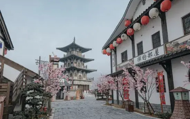 Hengdian World Studios Sakura Lodge