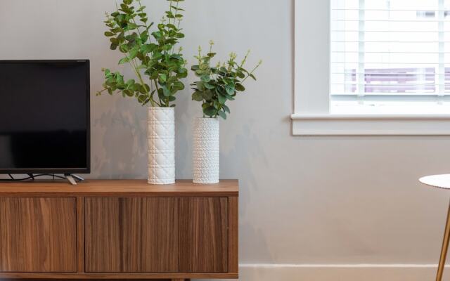 Seafield House - Donnini Apartments