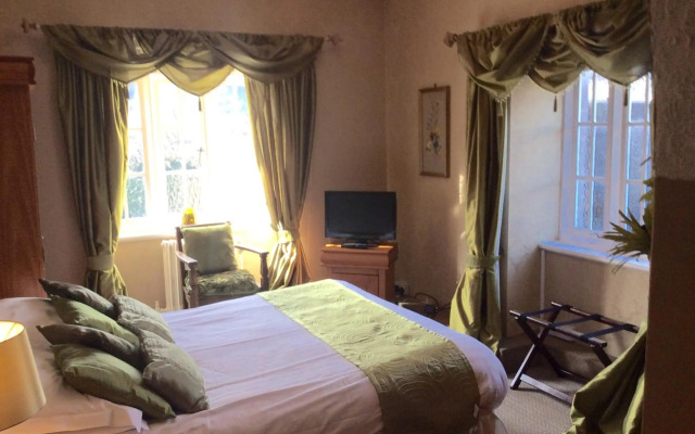 Maenan Abbey Hotel