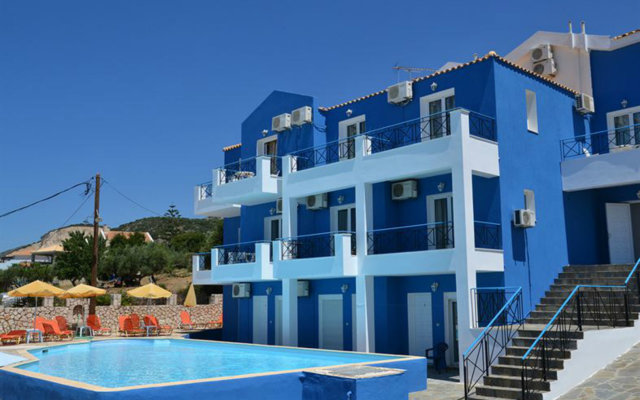 Casa De Blue Studios & Apartments