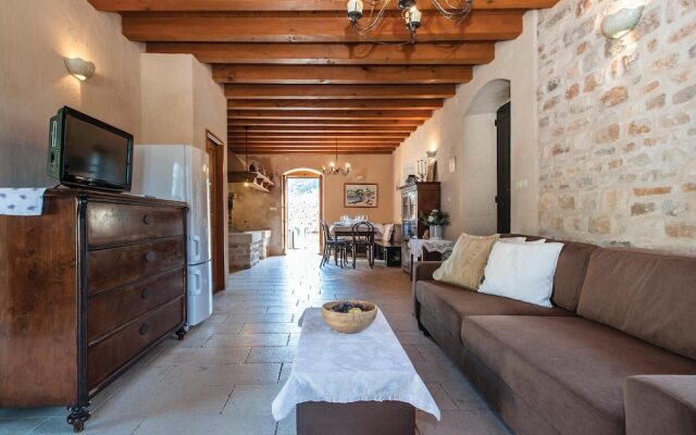 Nice Home in Postira With 2 Bedrooms, Outdoor Swimming Pool and Wifi