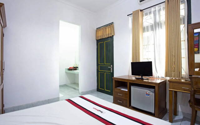 RedDoorz near Adisucipto Airport