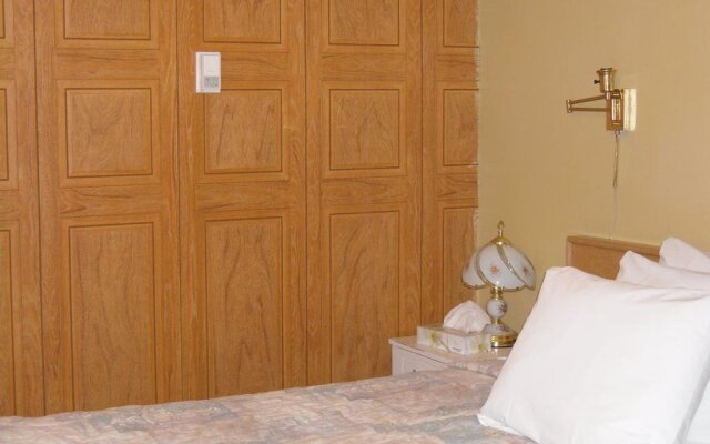 Hotel Bethel - Fort MacLeod, AB