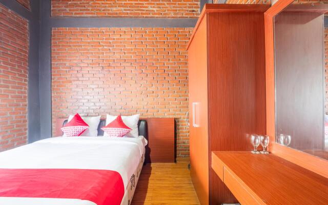 OYO 900 Villa Buleud