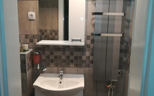 Classy and Cozy - New - 3 beds - Near Center