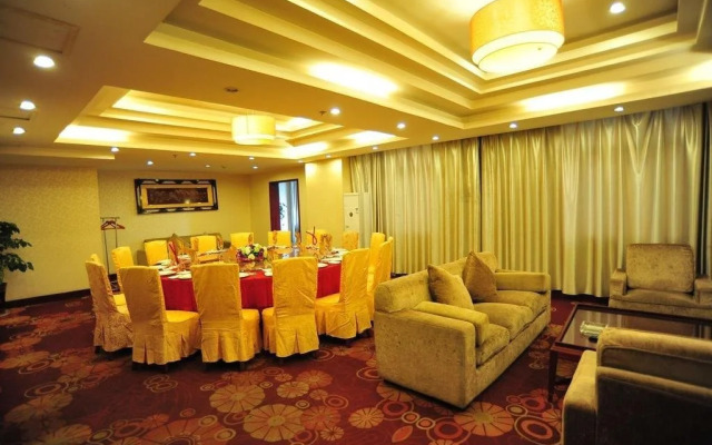Fuyang Jinggong Hotel