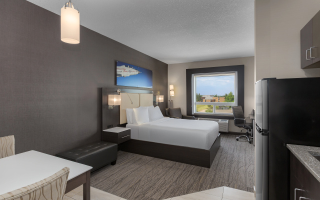 Holiday Inn Express & Suites Cold Lake by IHG