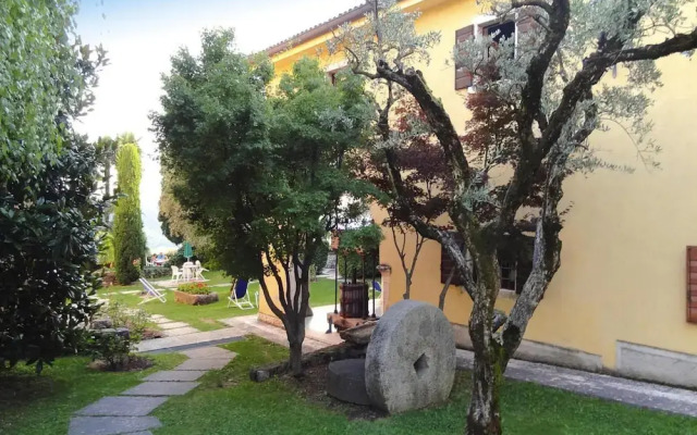 Residence La Filanda in Costermano With Pool