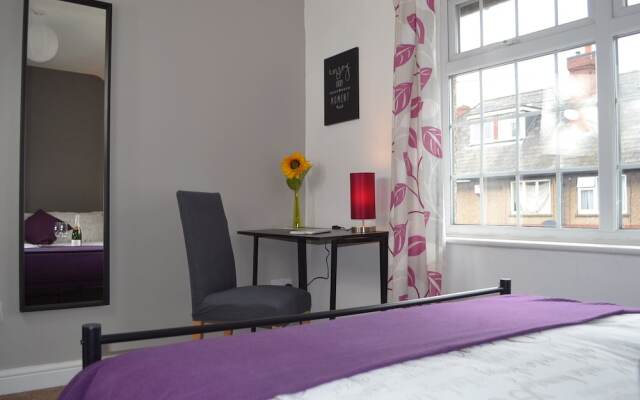 No 40, 5 beds, sleeps 7