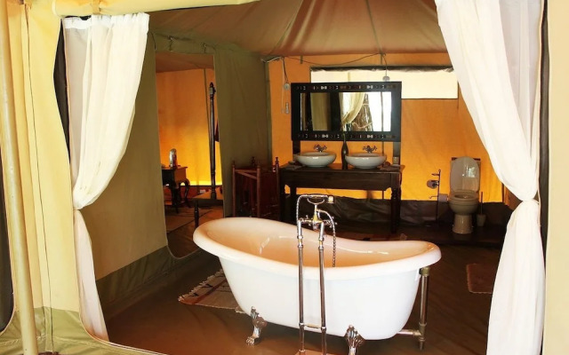Mara Ngenche Safari Camp
