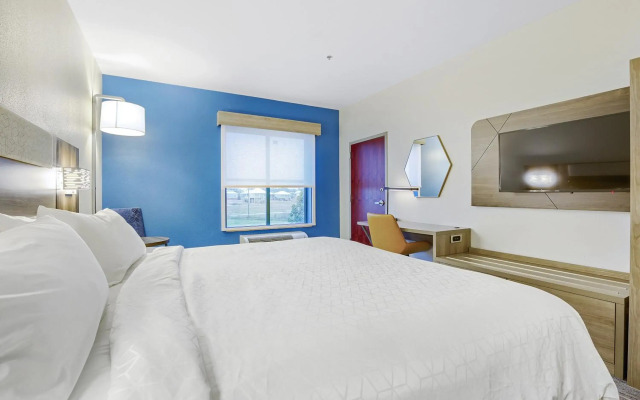 Holiday Inn Express Gulfport Beach by IHG